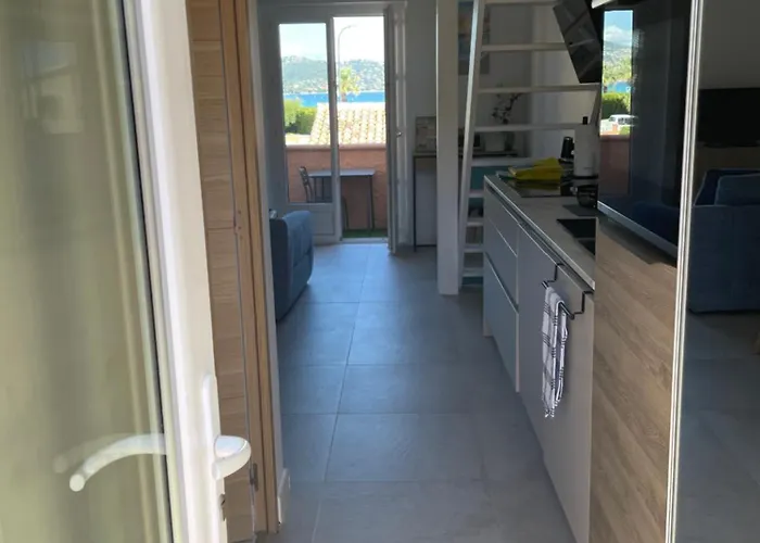 Classe 3 Etoiles Face A La De La Nartelle * Sainte-Maxime