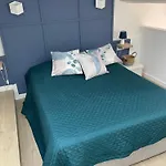 Classe 3 Etoiles Face A La De La Nartelle Avec Place De Parking Privative Sainte-Maxime